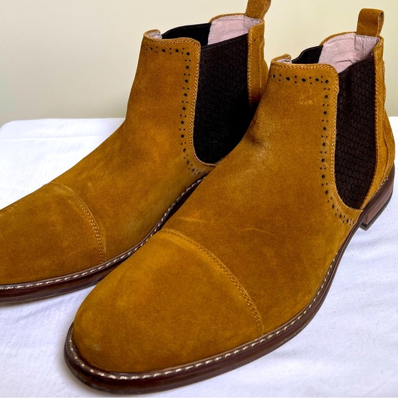 Stacy Adams - Amory Tan Suede Chelsea Boots - Size 11 - Picture 5 of 7